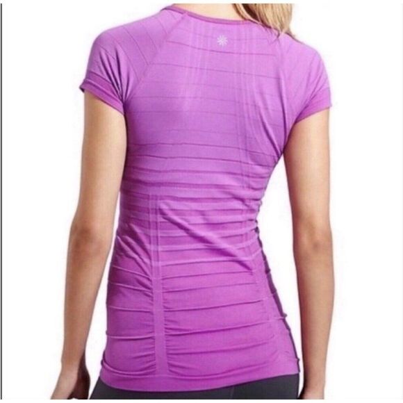 Athleta‎ Fastest Track Stretch Tee 213911 Small Short Sleeve Shirt Crew Purple - Picture 2 of 6